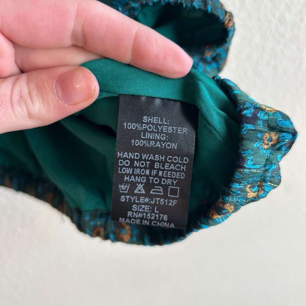 Green and Blue Boho Patterned Crop Camisole - Picture 3 of 4